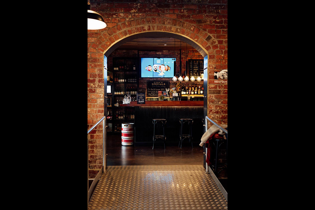 saloon-bar-gallery00004