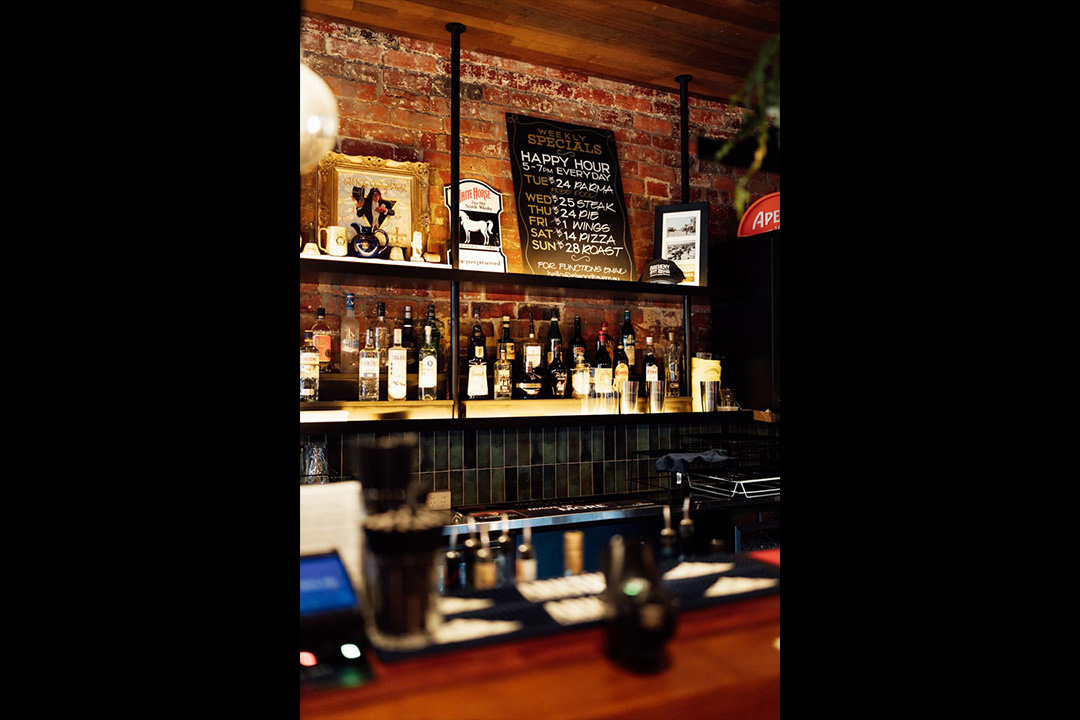 saloon-bar-gallery00005
