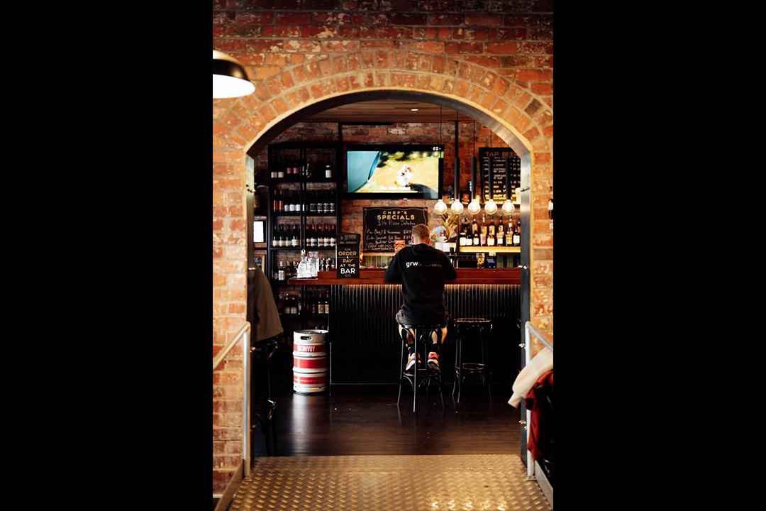 saloon-bar-gallery00008