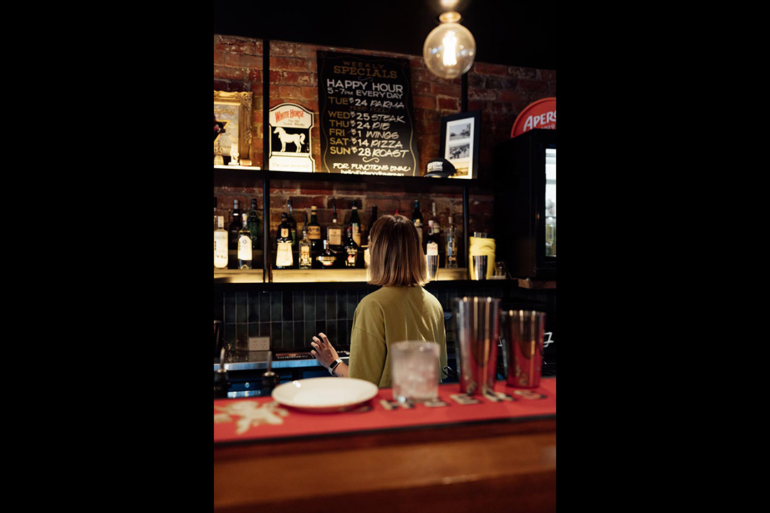 saloon-bar-gallery00010