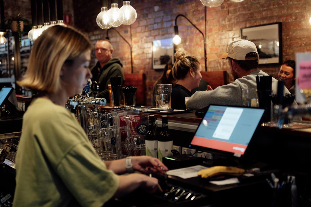 saloon-bar-gallery00013